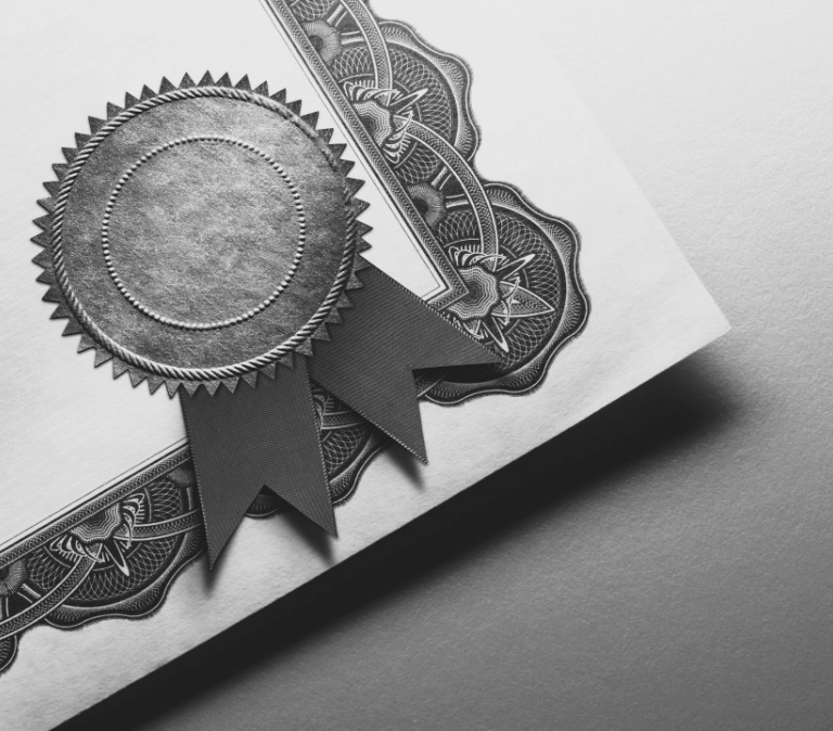 dyplom z&nbsp;certyfikatem